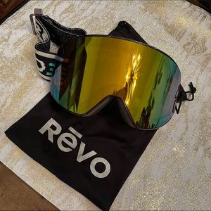 Photochomatic REVO ski goggles